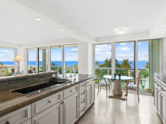 Dining room, Interior, Kitchen, Recessed Lighting, Water