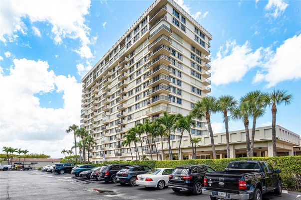 Exterior, Facade, Condo Building