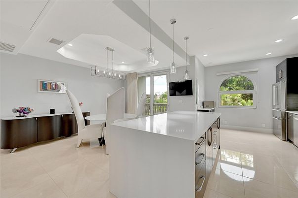 Dining room, Interior, Kitchen, Pendant Lights, Recessed Lighting