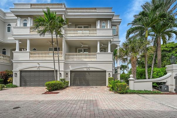 Attached, Exterior, Facade, Mediterranean