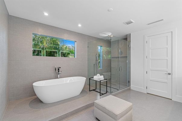 Bathroom, Free Standing Baths, Glass Shower, Interior, Recessed Lighting