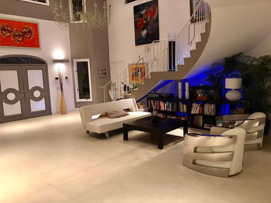 Chandelier, Interior, Living room