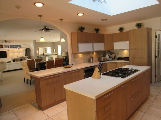 Dining room, Interior, Kitchen, Pendant Lights, Recessed Lighting, Stainless Steel Appliances