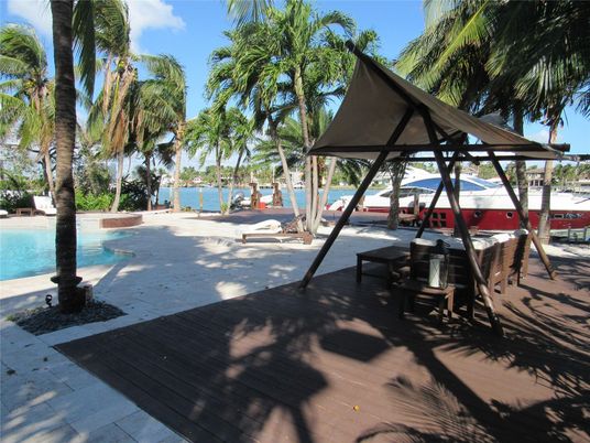Exterior, Pool, Water