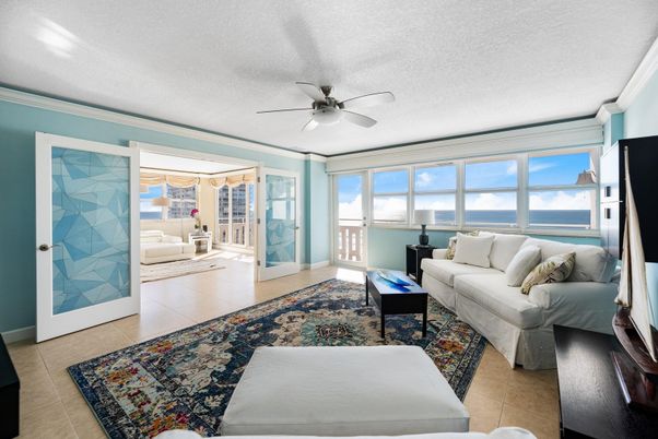 Interior, Living room, Water