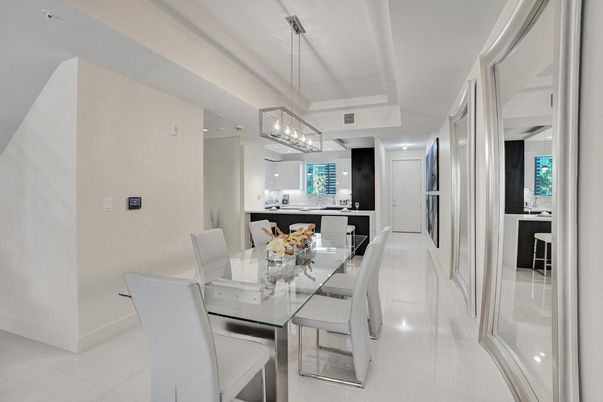 Dining room, Interior, Pendant Lights, Recessed Lighting