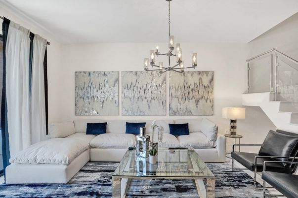 Chandelier, Interior, Living room