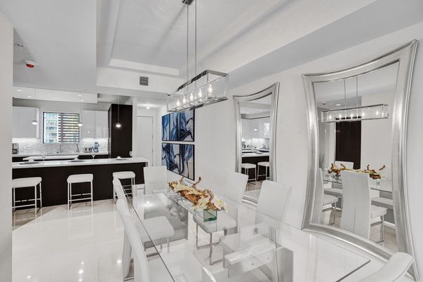 Dining room, Interior, Pendant Lights, Recessed Lighting