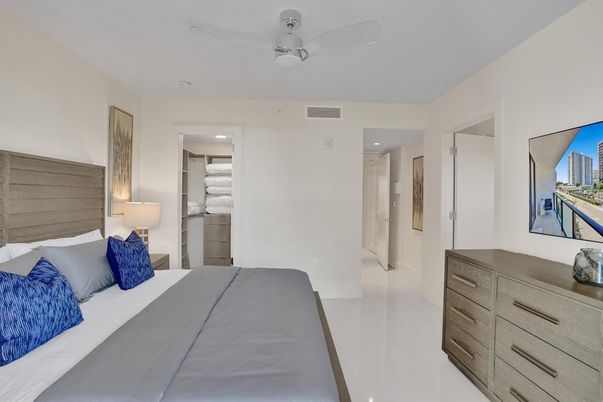 Bedroom, Interior, Recessed Lighting