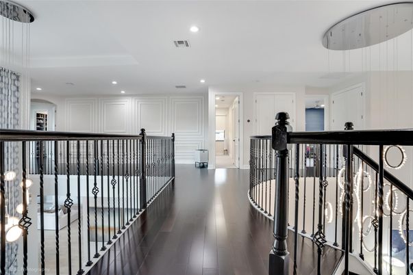 Interior, Pendant Lights, Recessed Lighting, Wood Texture Flooring