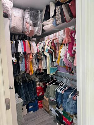 Interior, Walk-in Closets, Wood Texture Flooring