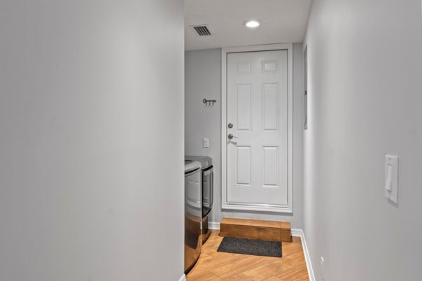 Interior, Recessed Lighting, Washer, Wood Texture Flooring