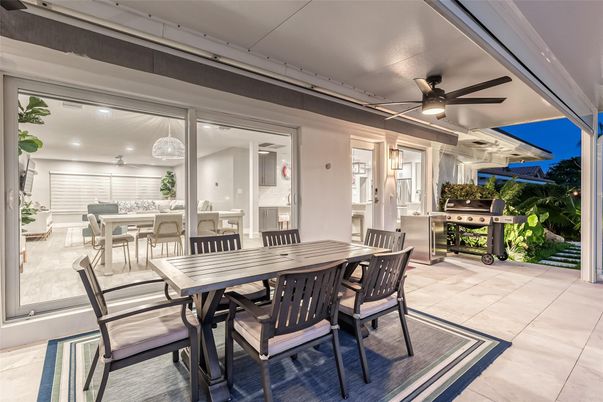 Dining room, Interior, Recessed Lighting