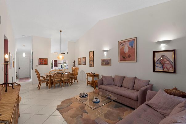 Dining room, Interior, Living room, Pendant Lights