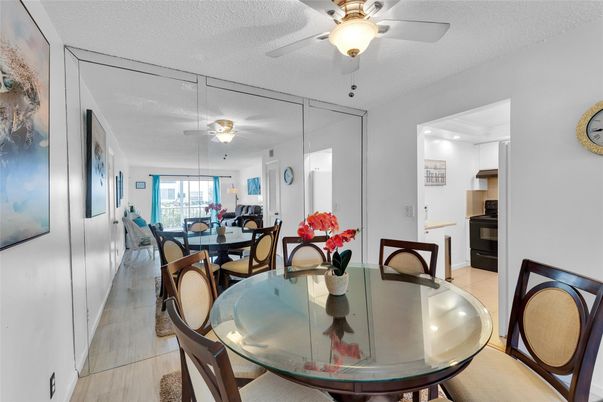 Dining room, Interior