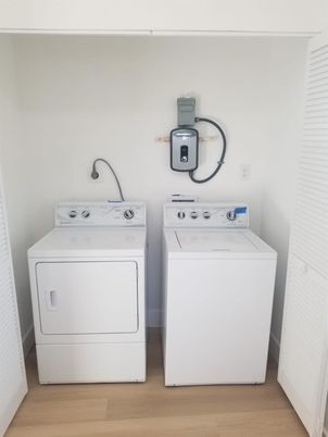 Interior, Utility Closets, Washer, Wood Texture Flooring