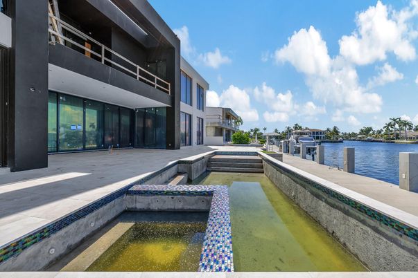 Exterior, Pool, Water