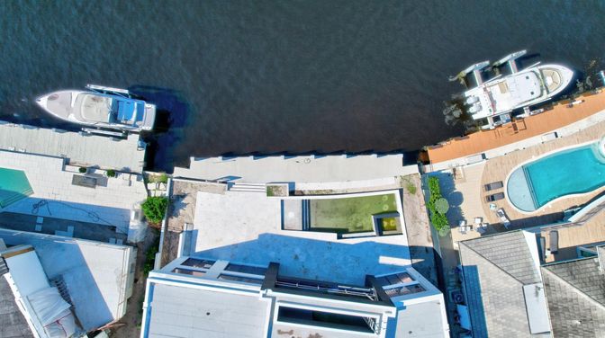 Exterior, Drone