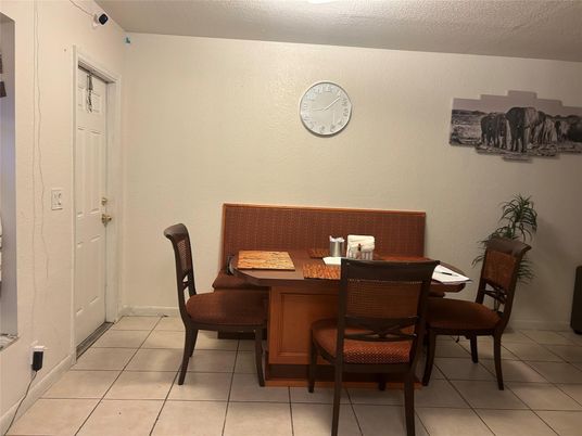 Dining room, Interior