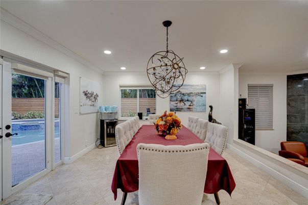 Dining room, Interior, Pendant Lights, Recessed Lighting