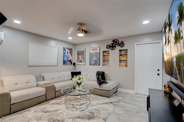 Interior, Living room, Recessed Lighting, Wood Texture Flooring