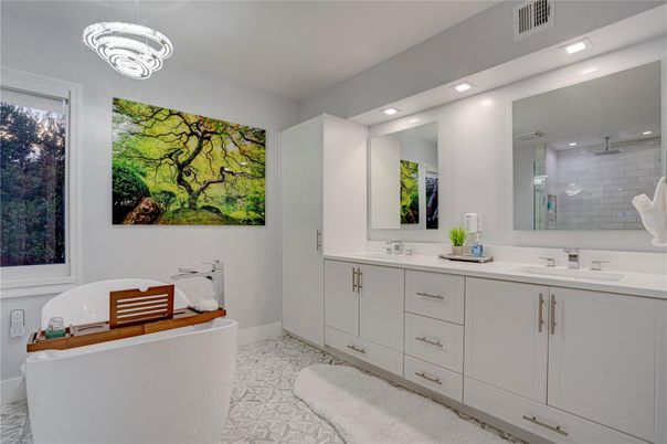 Bathroom, Dual Sink Vanities, Free Standing Baths, Interior, Recessed Lighting