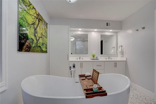 Bathroom, Dual Sink Vanities, Free Standing Baths, Interior, Recessed Lighting