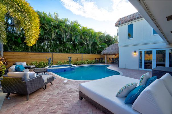 Exterior, Pool