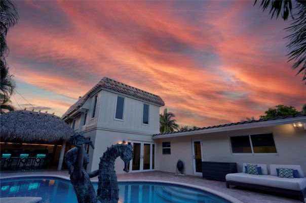Exterior, Pool