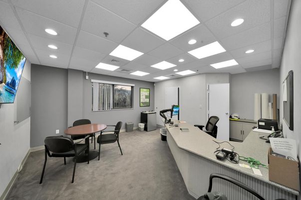 Dining room, Interior, Recessed Lighting