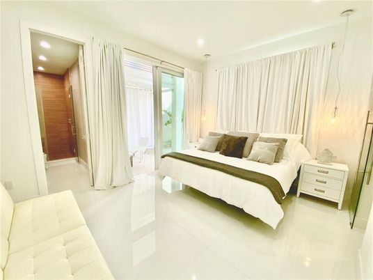 Bedroom, Interior, Pendant Lights, Recessed Lighting
