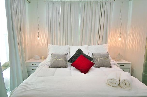 Bedroom, Interior, Pendant Lights
