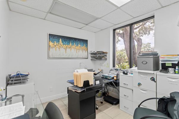 Home Office, Interior