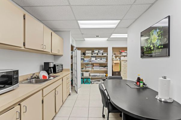 Dining room, Interior, Kitchen, Recessed Lighting