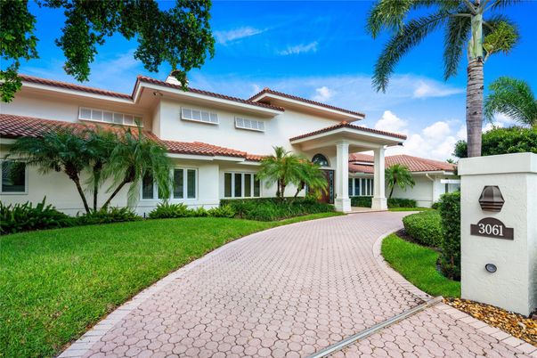 Backyard, Exterior, Facade, Mediterranean