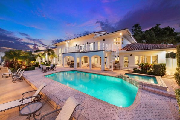 Exterior, Pool
