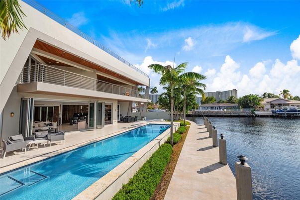 Exterior, Pool, Water
