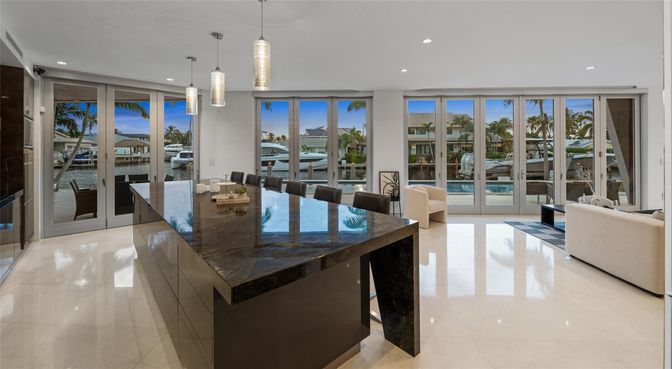 Dining room, Interior, Living room, Pendant Lights, Recessed Lighting, Water