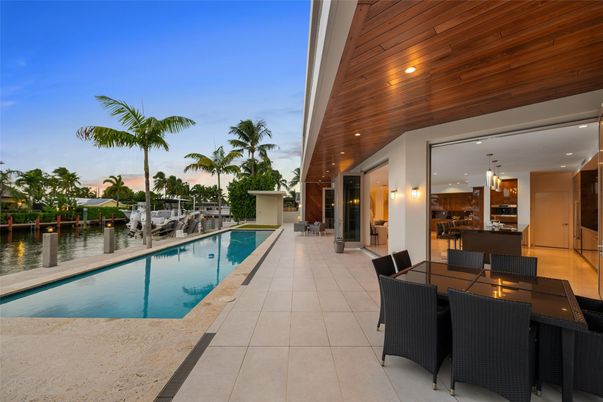 Exterior, Pool, Water