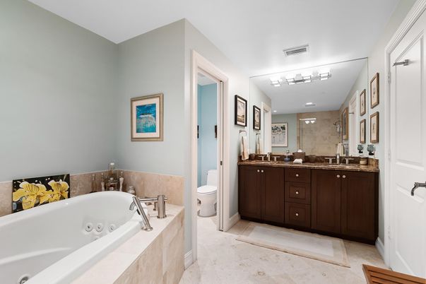 Bathroom, Dual Sink Vanities, Interior