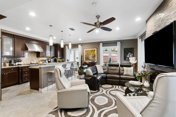 Interior, Kitchen, Living room, Pendant Lights, Recessed Lighting, Stainless Steel Appliances