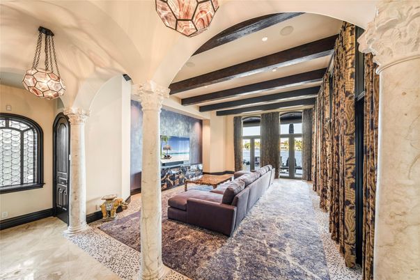 Interior, Living room, Pendant Lights, Recessed Lighting, Wooden Beams