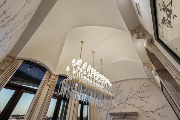 Chandelier, Interior