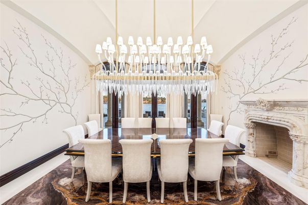 Chandelier, Dining room, Fireplace, Interior, Pendant Lights, Water