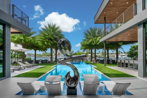 Exterior, Pool