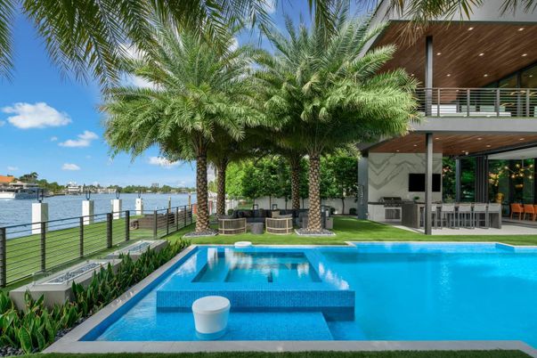 Exterior, Pool, Water