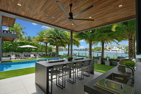 Exterior, Pool, Water