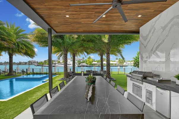 Exterior, Pool, Water
