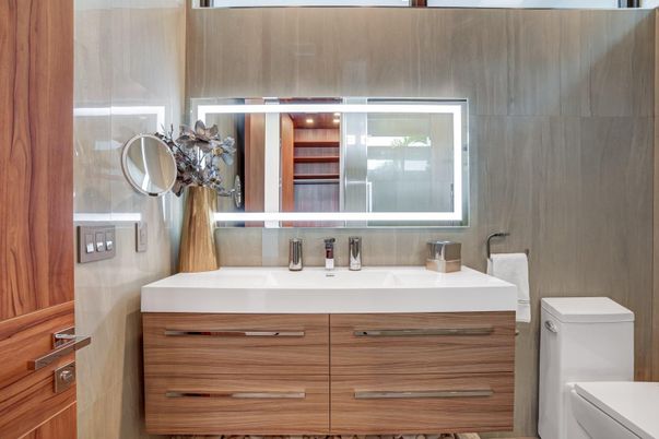 Bathroom, Dual Sink Vanities, Interior