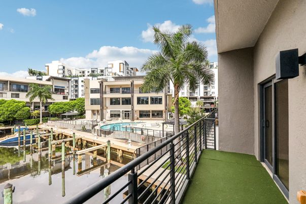 Exterior, Pool, Other